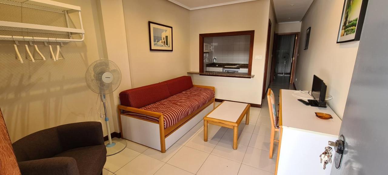 Apartamentos Elena 拉雷多 外观 照片